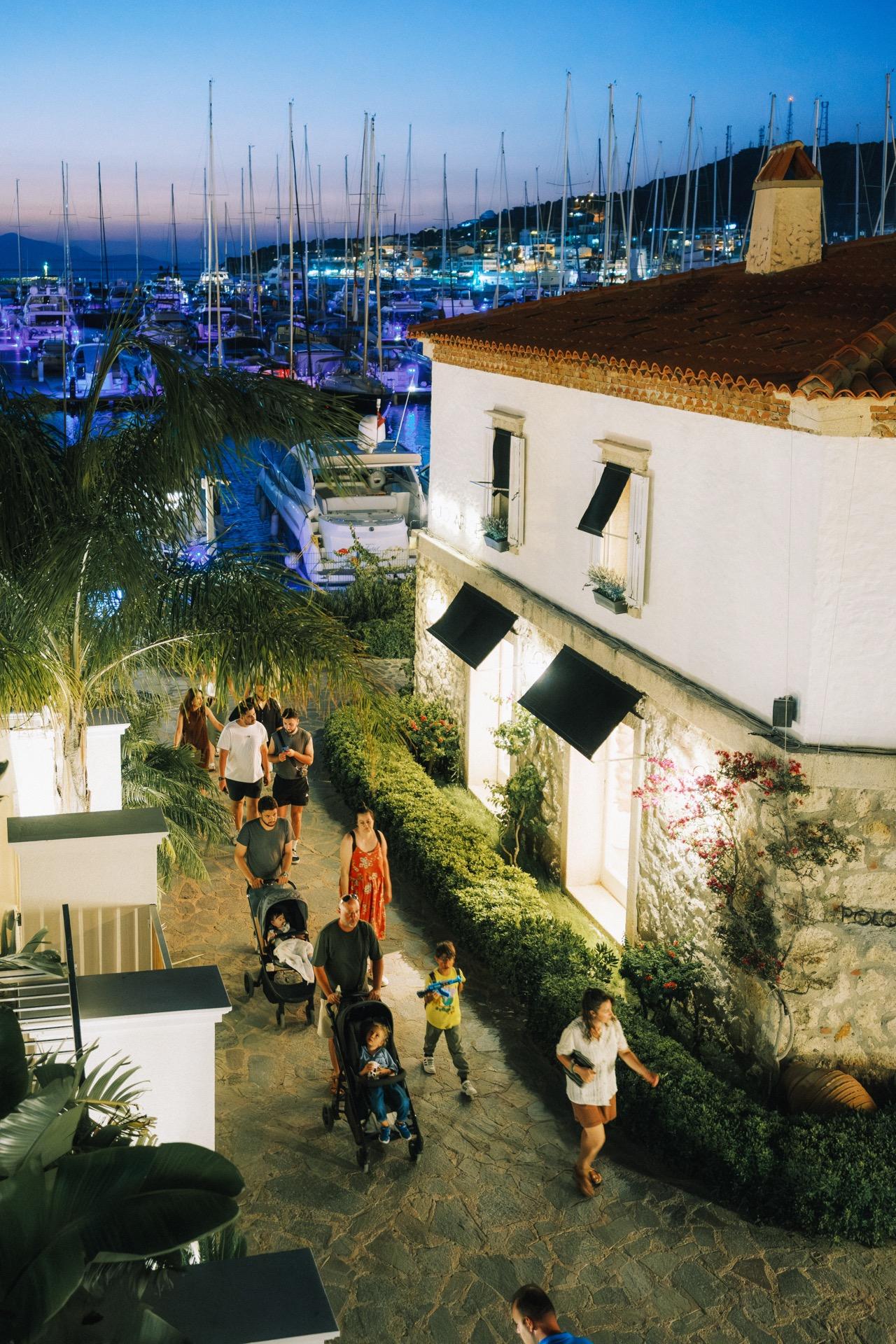 IC Çeşme Marina - Fotoğraf 17