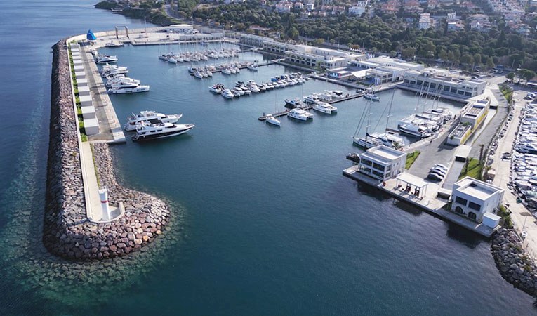 Oasis Marina Yeni Foça - Fotoğraf 3